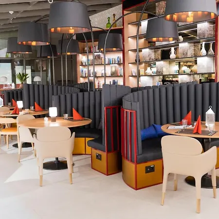 Aparthotel Adagio Center 4*