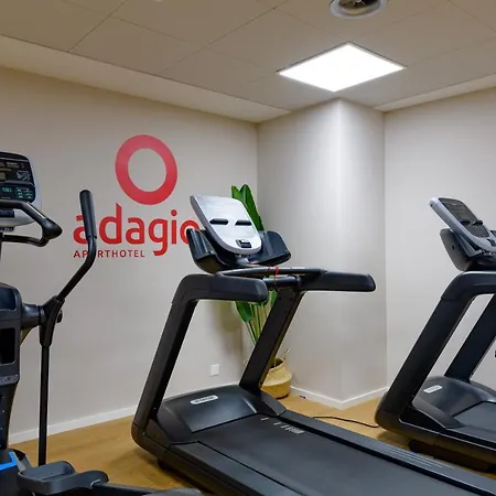 Adagio Center 4*