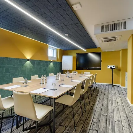 Adagio Center
